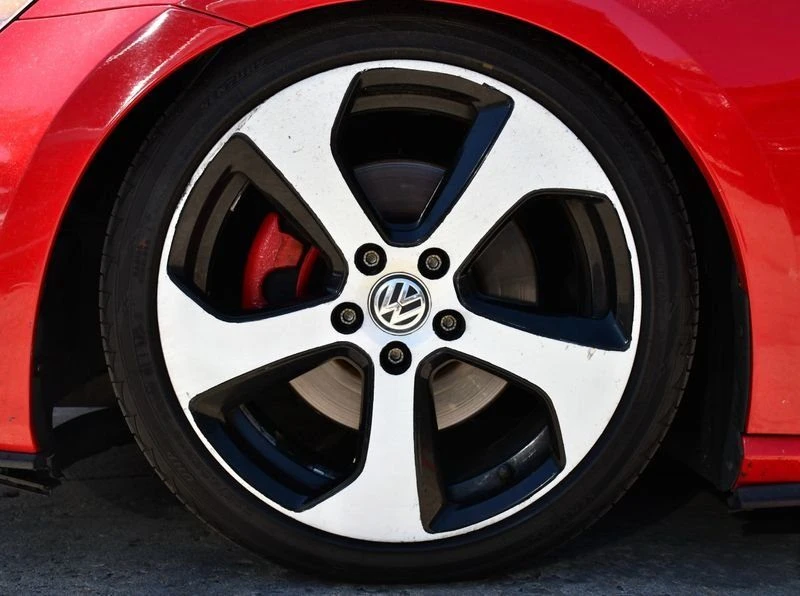 2016 Volkswagen GTI Mk7 - Image 9 of 20