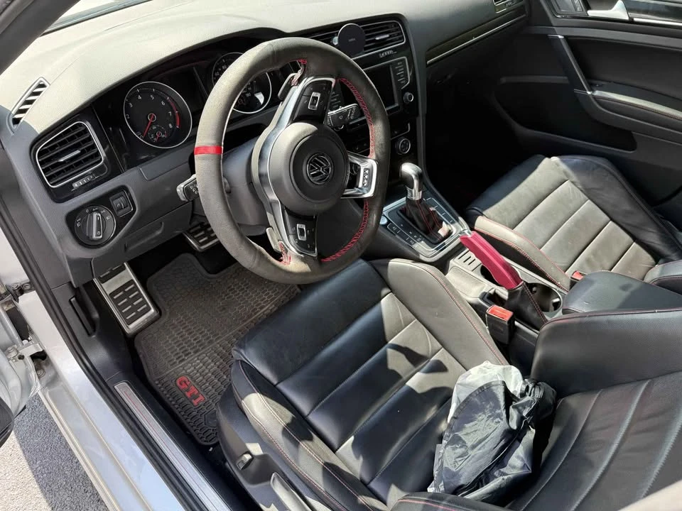 2016 Volkswagen GTI Mk7 - Image 8 of 9