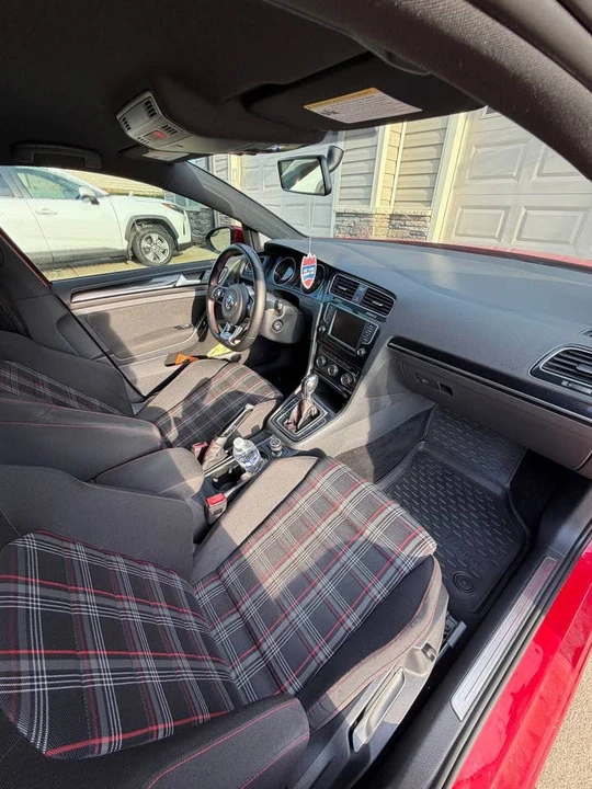 2016 Volkswagen GTI Mk7 - Image 11 of 14