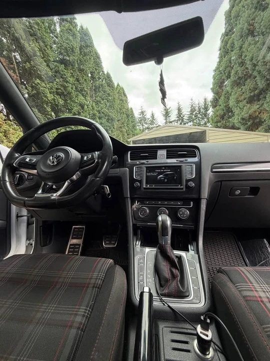 2016 Volkswagen GTI Mk7 - Image 6 of 8