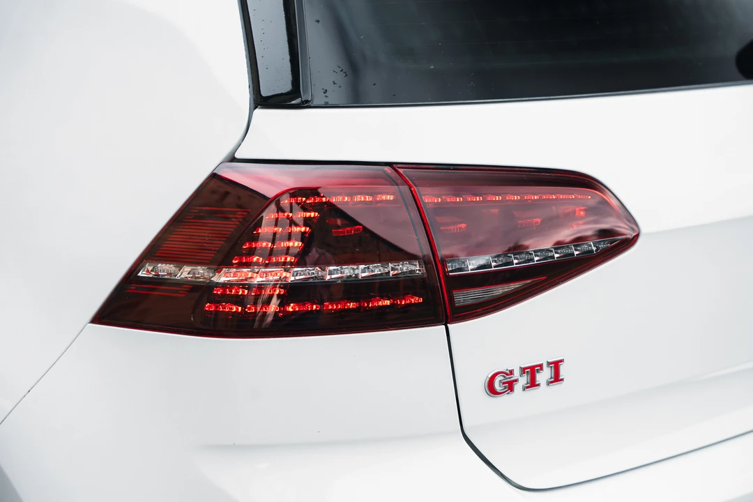 2016 Volkswagen GTI Mk7 - Image 18 of 31