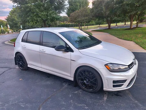 2016 Volkswagen Golf R 4Motion Hatchback