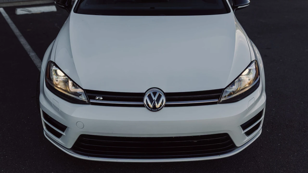 2016 Volkswagen Golf R Mk7 - Image 14 of 31
