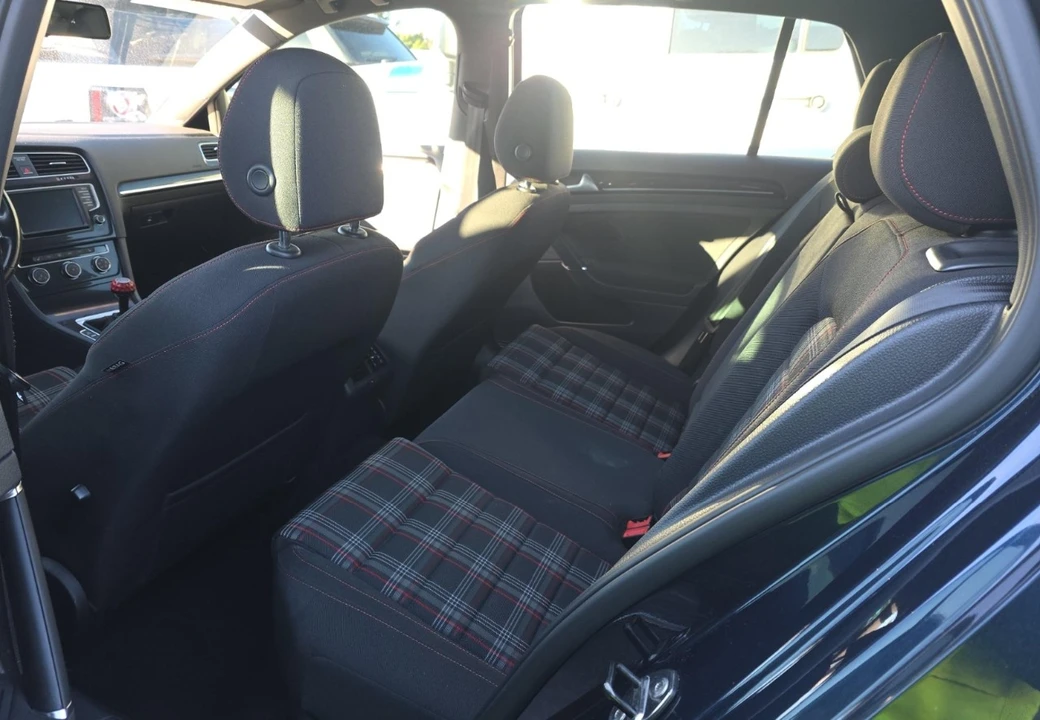 2016 Volkswagen Golf Mk7 - Image 12 of 17