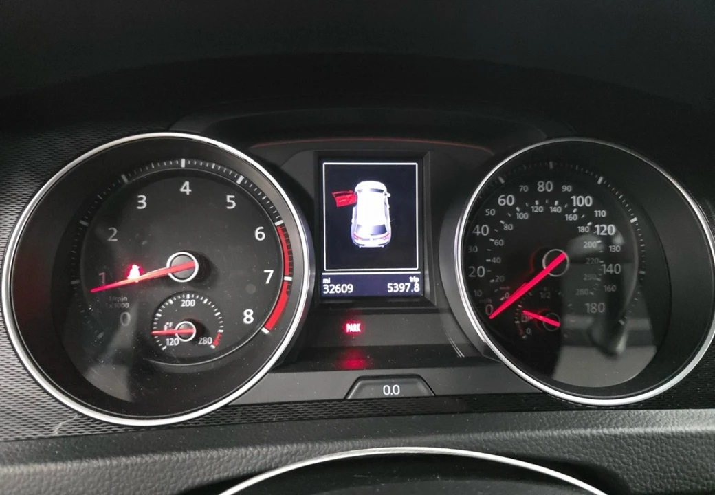 2016 Volkswagen Golf Mk7 - Image 10 of 17