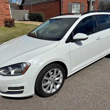 2016 Volkswagen Golf GTI SE Hatchback Sedan 4D
