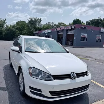 2016 Volkswagen Golf TSI