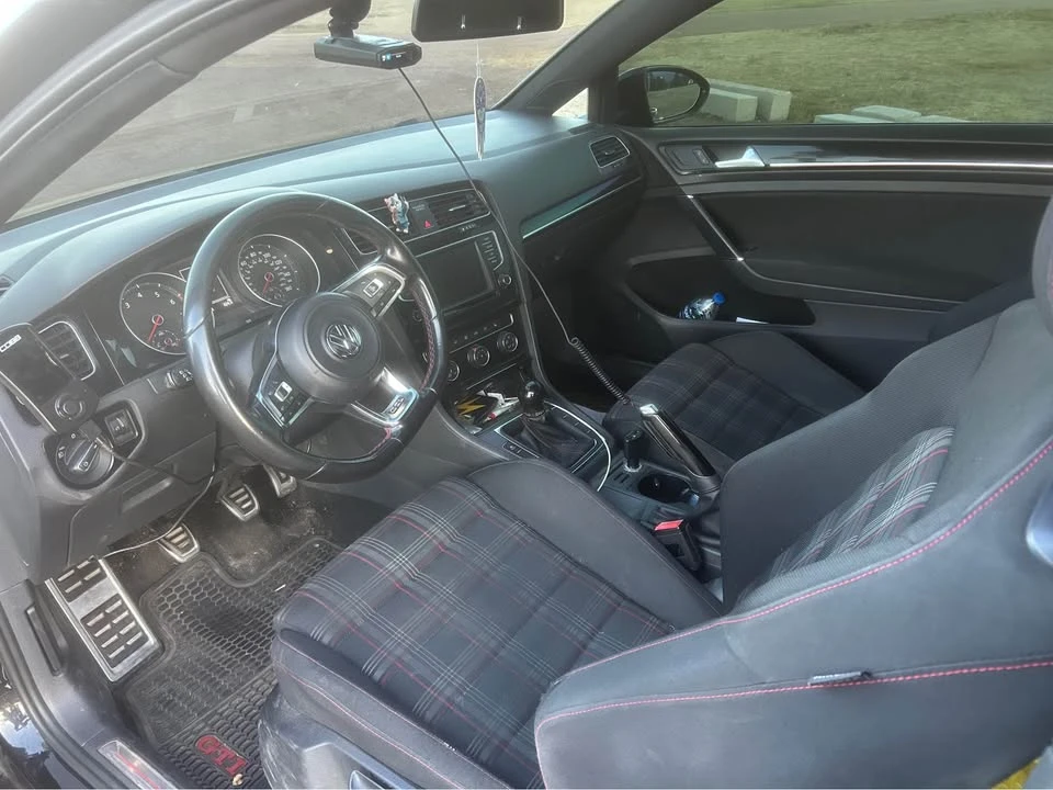 2016 Volkswagen GTI Mk7 - Image 9 of 9