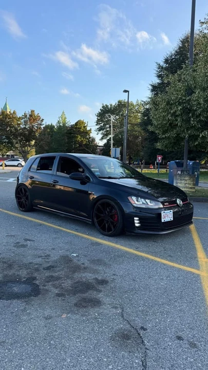 2016 Volkswagen GTI Mk7 - Image 8 of 9