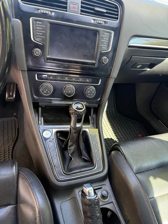 2016 Volkswagen GTI Mk7 - Image 8 of 16