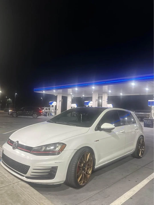 2016 Volkswagen GTI Mk7 - Image 3 of 4