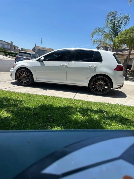 2016 Volkswagen GTI Mk7 - Image 2 of 4