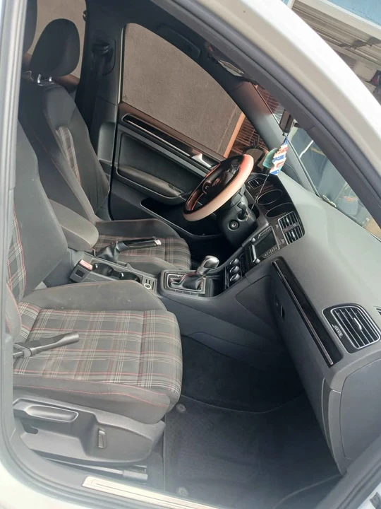 2016 Volkswagen GTI Mk7 - Image 8 of 10