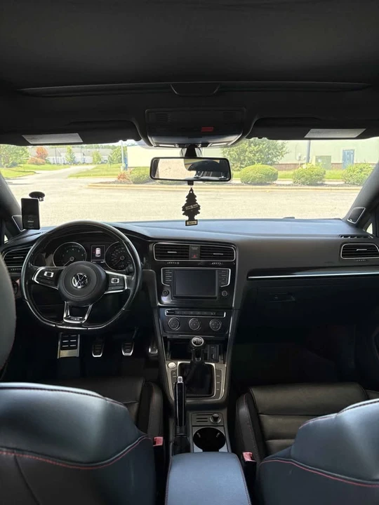2016 Volkswagen GTI Mk7 - Image 8 of 11