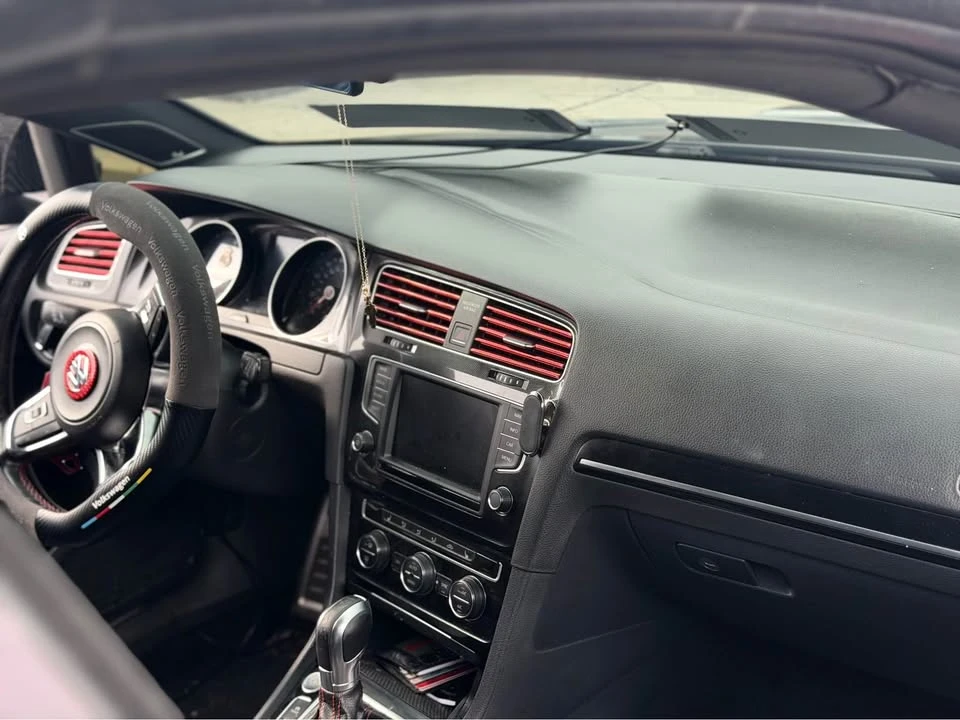 2016 Volkswagen GTI Mk7 - Image 6 of 7