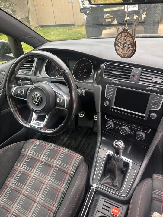 2016 Volkswagen GTI Mk7 - Image 8 of 10