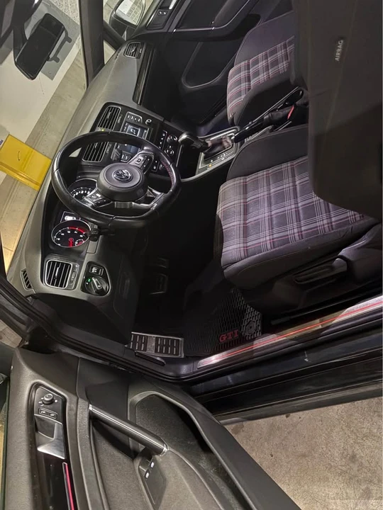 2016 Volkswagen GTI Mk7 - Image 11 of 17