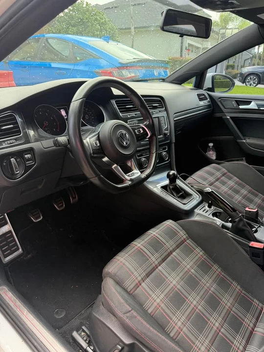 2016 Volkswagen GTI Mk7 - Image 8 of 9