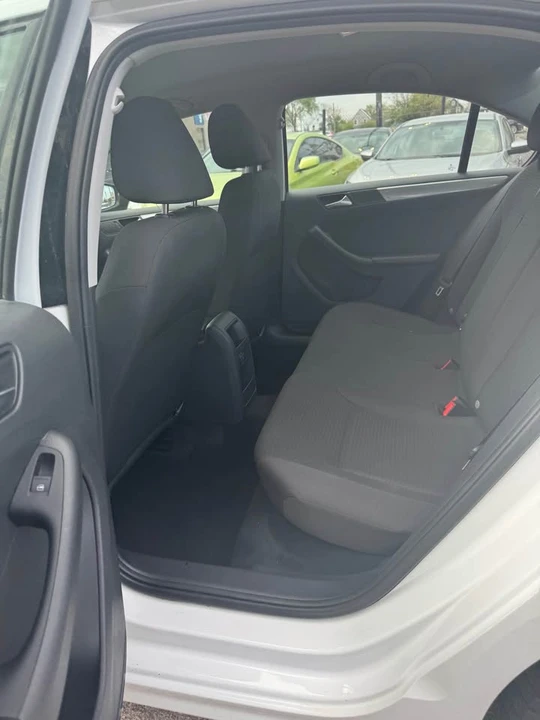 2016 Volkswagen A6 Jetta - Image 9 of 11