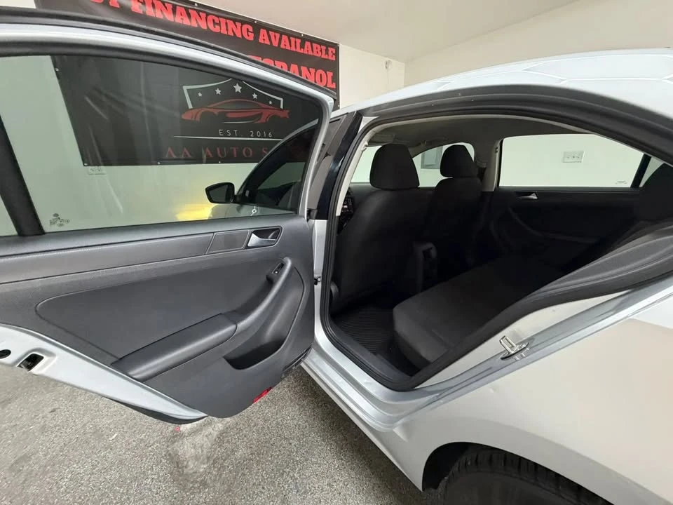 2016 Volkswagen A6 Jetta - Image 12 of 17