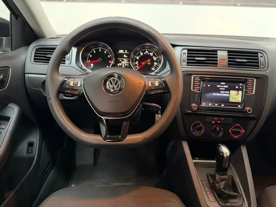 2016 Volkswagen A6 Jetta - Image 9 of 17