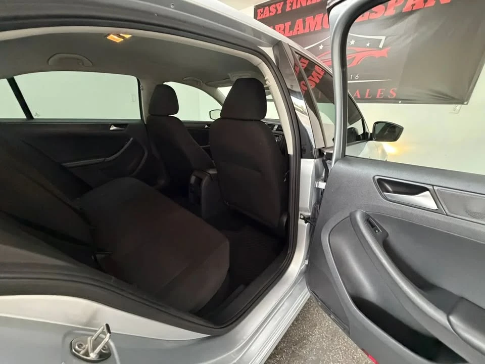 2016 Volkswagen A6 Jetta - Image 16 of 17