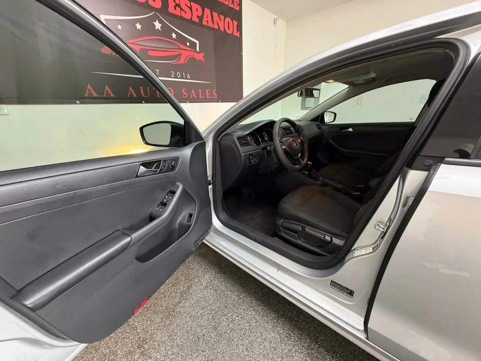 2016 Volkswagen A6 Jetta - Image 10 of 17