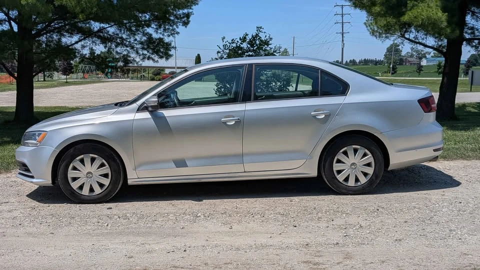 2016 Volkswagen A6 Jetta - Image 2 of 7