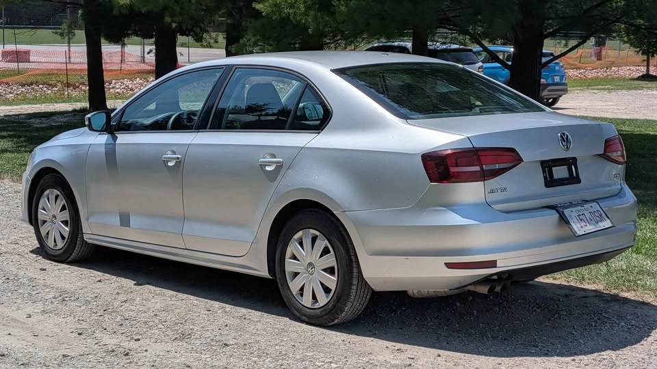 2016 Volkswagen A6 Jetta - Image 3 of 7
