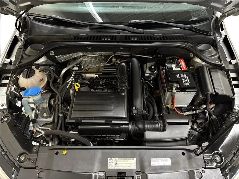 2016 Volkswagen A6 Jetta - Image 11 of 12