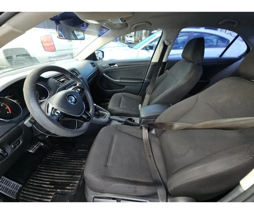 2016 Volkswagen A6 Jetta - Image 5 of 10