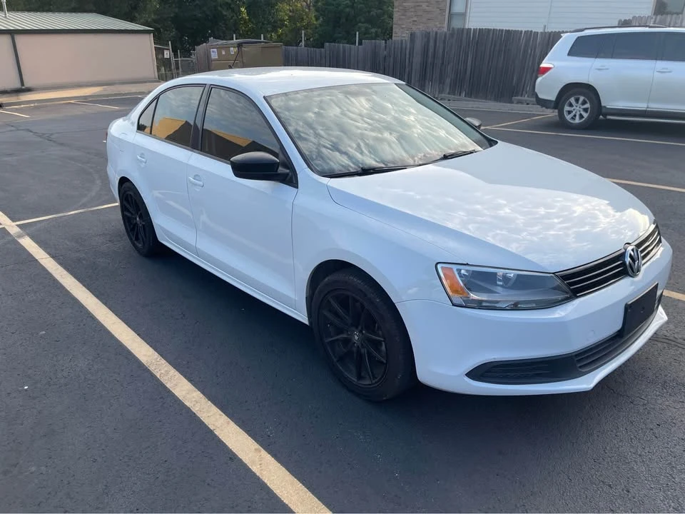 2016 Volkswagen A6 Jetta - Image 2 of 14