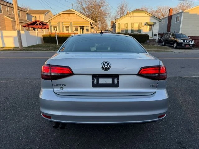 2016 Volkswagen A6 Jetta - Image 8 of 16