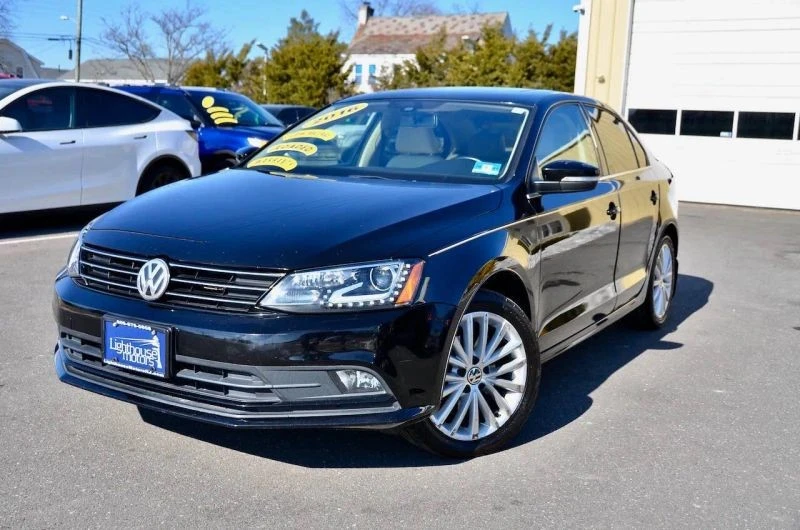2016 Volkswagen A6 Jetta - Image 2 of 12