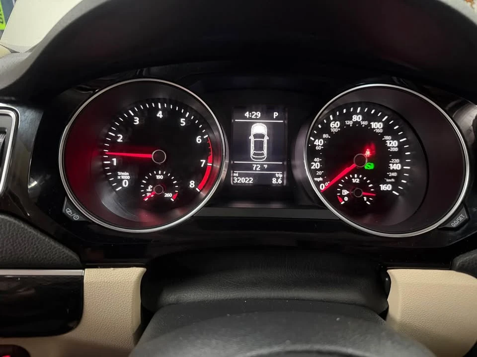 2016 Volkswagen A6 Jetta - Image 12 of 18