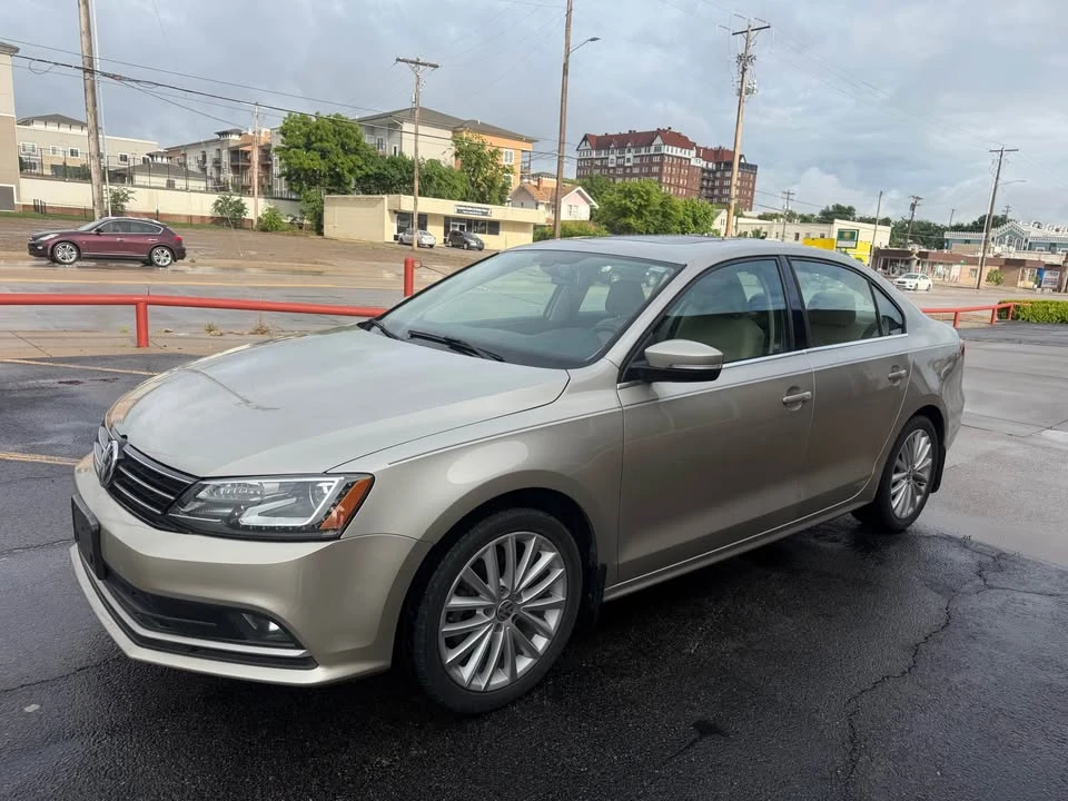 2016 Volkswagen A6 Jetta - Image 2 of 19