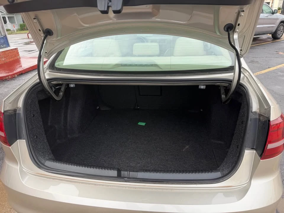 2016 Volkswagen A6 Jetta - Image 8 of 18