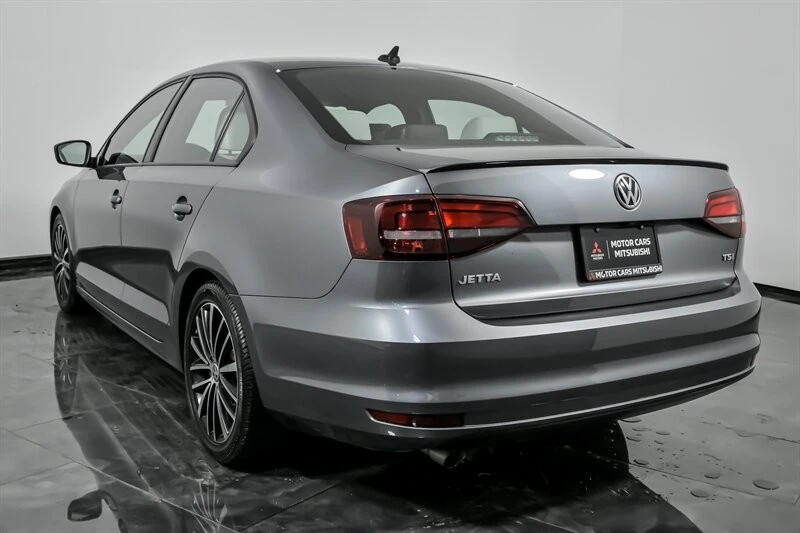 2016 Volkswagen A6 Jetta - Image 8 of 21