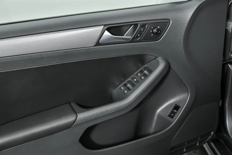 2016 Volkswagen A6 Jetta - Image 15 of 21