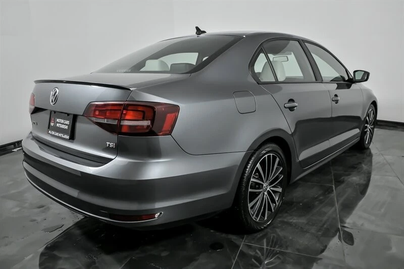 2016 Volkswagen A6 Jetta - Image 10 of 21