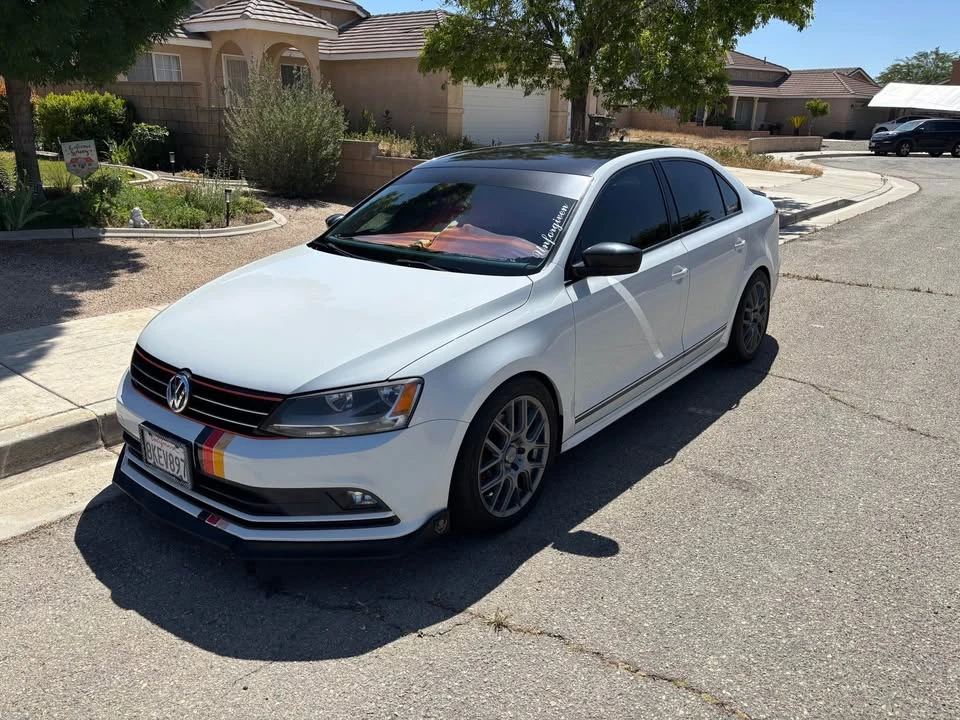 2016 Volkswagen A6 Jetta - Image 2 of 10