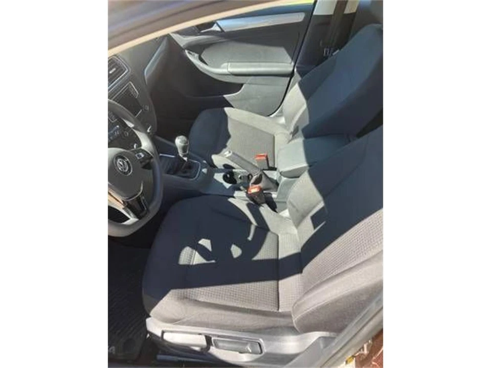 2016 Volkswagen A6 Jetta - Image 5 of 13
