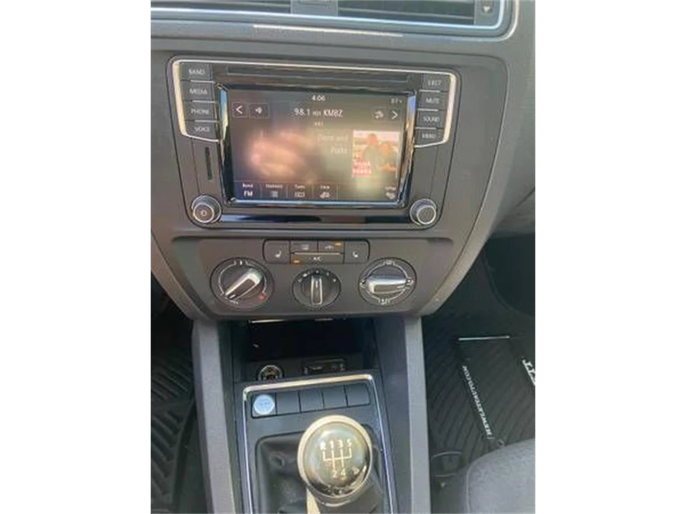 2016 Volkswagen A6 Jetta - Image 3 of 13