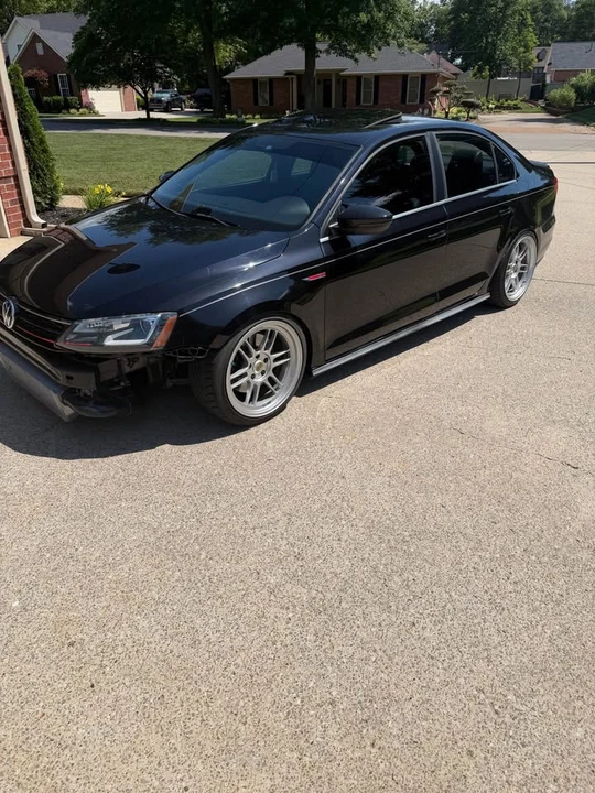 2016 Volkswagen A6 Jetta - Image 2 of 12