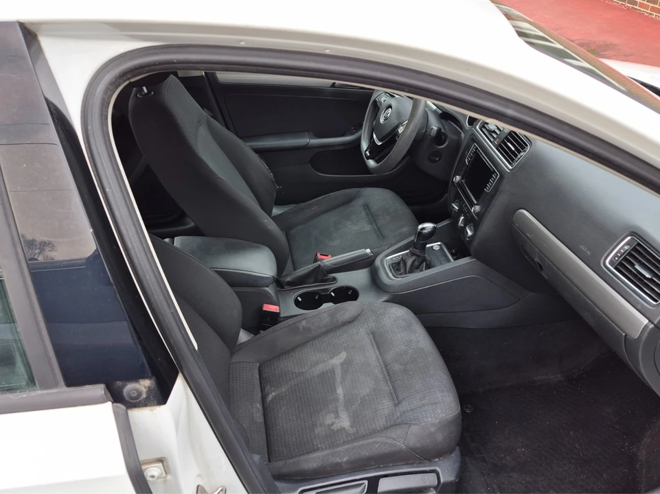 2016 Volkswagen A6 Jetta - Image 6 of 12