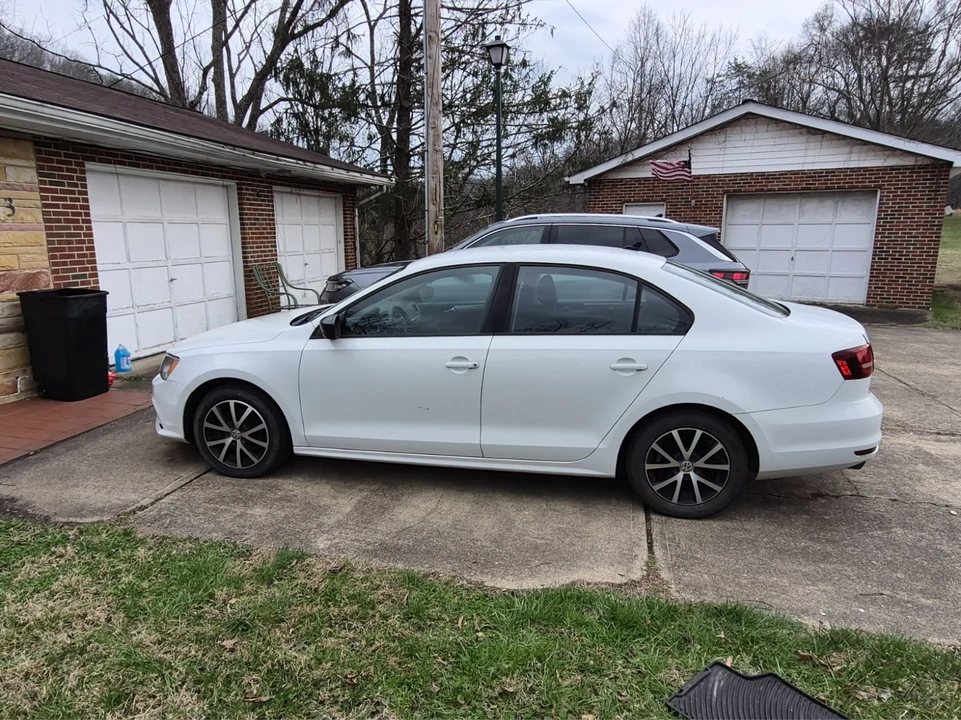 2016 Volkswagen A6 Jetta - Image 3 of 12