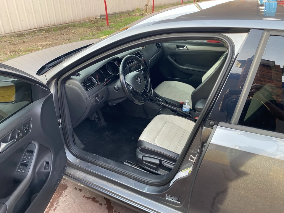 2016 Volkswagen A6 Jetta - Image 12 of 17