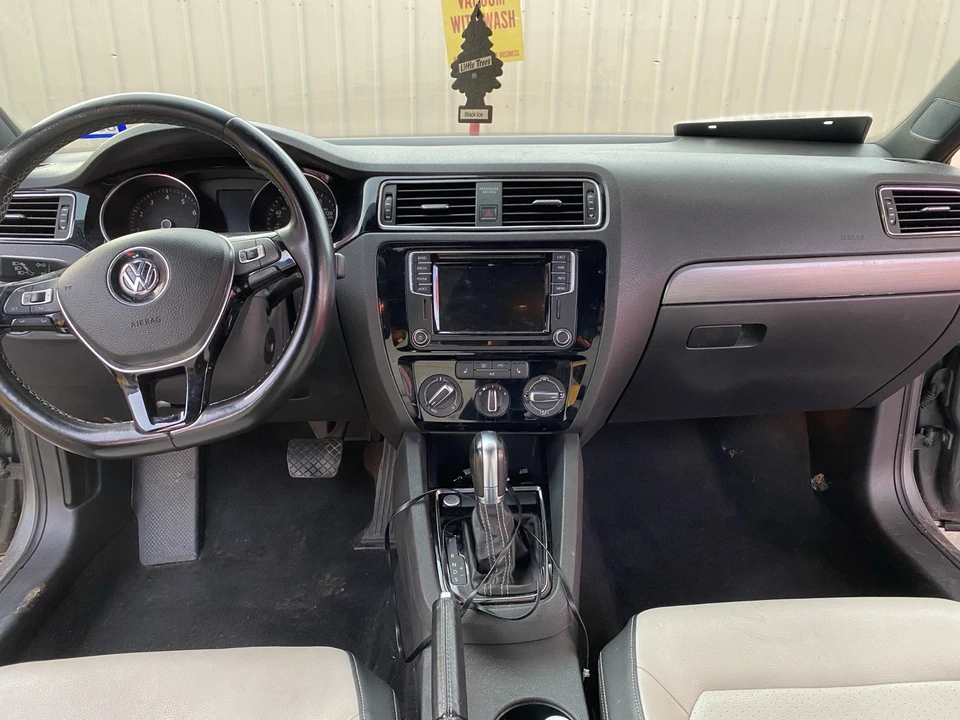 2016 Volkswagen A6 Jetta - Image 13 of 17