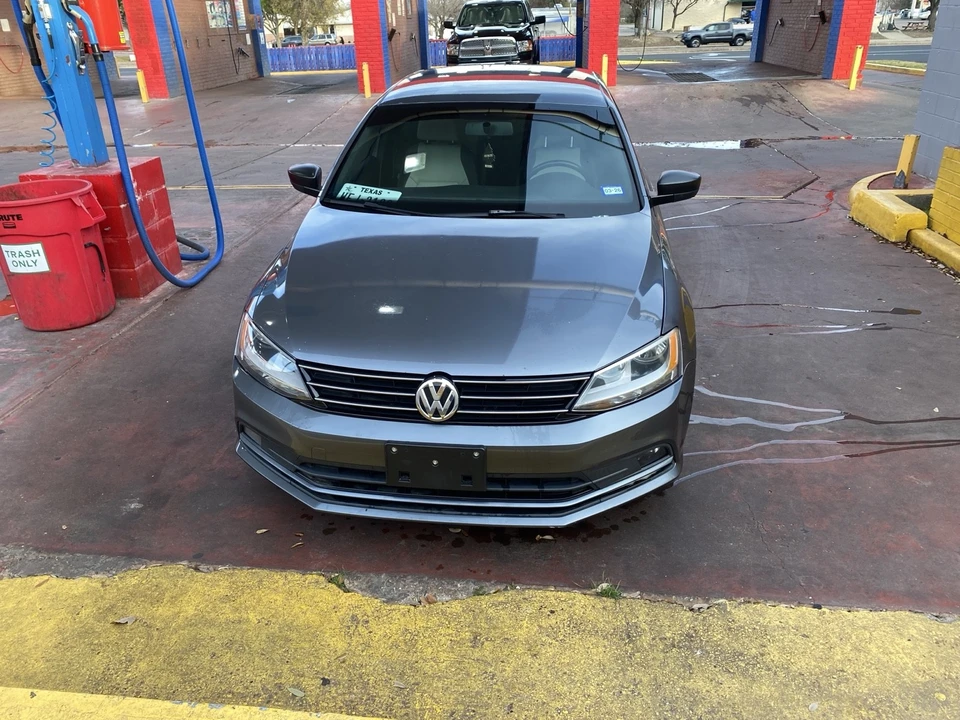 2016 Volkswagen A6 Jetta - Image 2 of 17