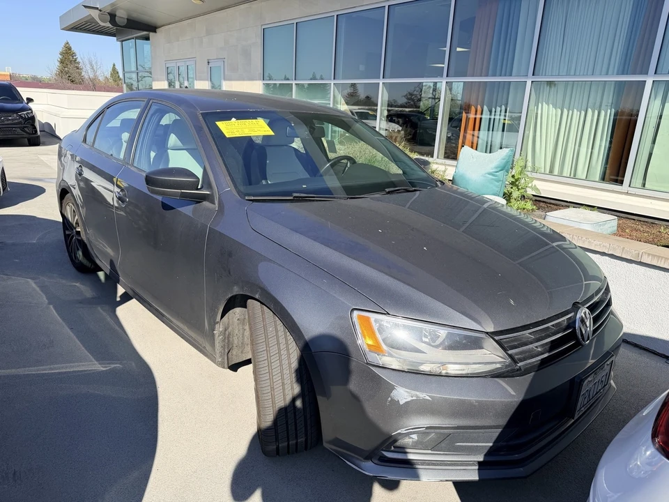 2016 Volkswagen A6 Jetta - Image 2 of 4